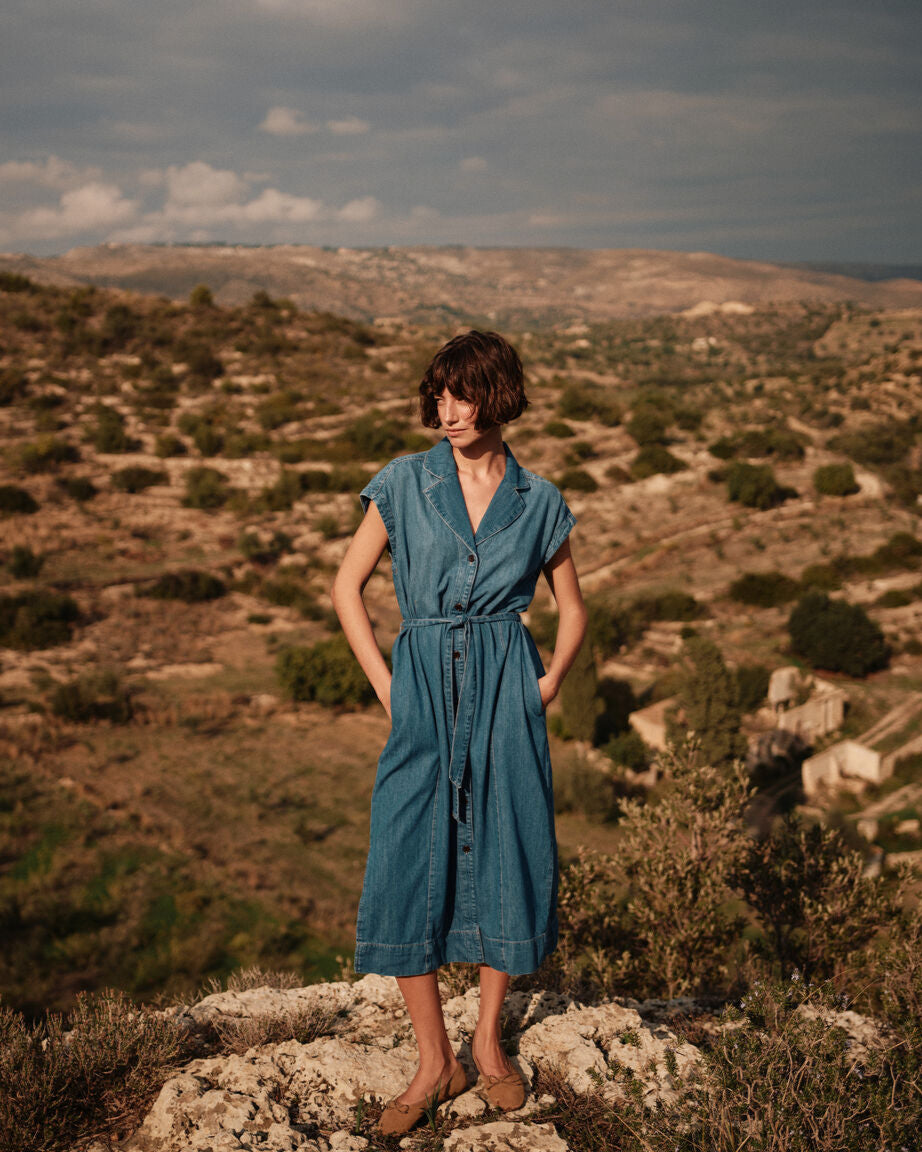 Modelshot / Mid Blue / Detail